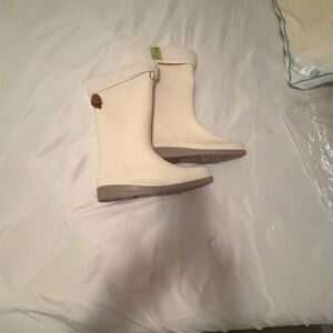 Justin Boots Cream Heeled Boots